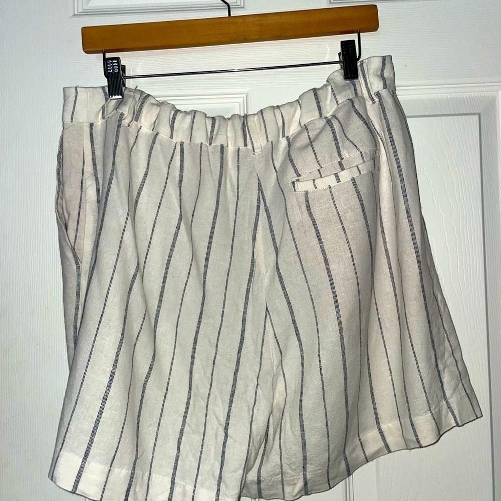 Old Navy Striped Extra High Rise Shorts Large - Picture 3 of 3